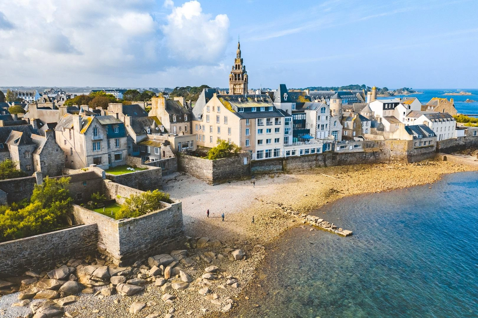 Roscoff harbour, Breton streets and visitor highlights
