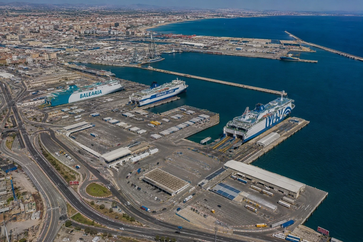 Valencia ferry port and passenger ferries for the Balearic Islands