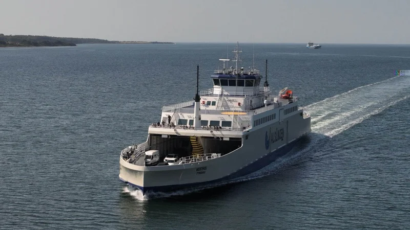 Nerthus ferry in Alslinjen colours