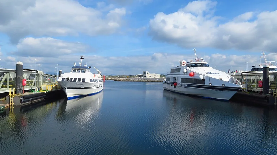 Aran Island Ferries at Rossaveel - geograph.org.uk - 7930947